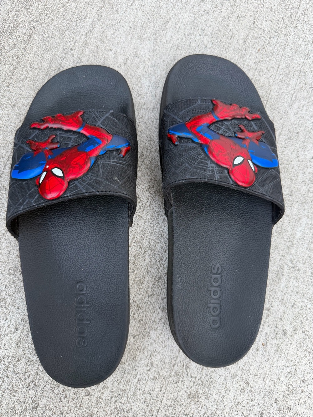 Adidas x Marvel Spider-Man Boys Kids Slides Sandals Slides Kids 6Y / Women 7.5⁠